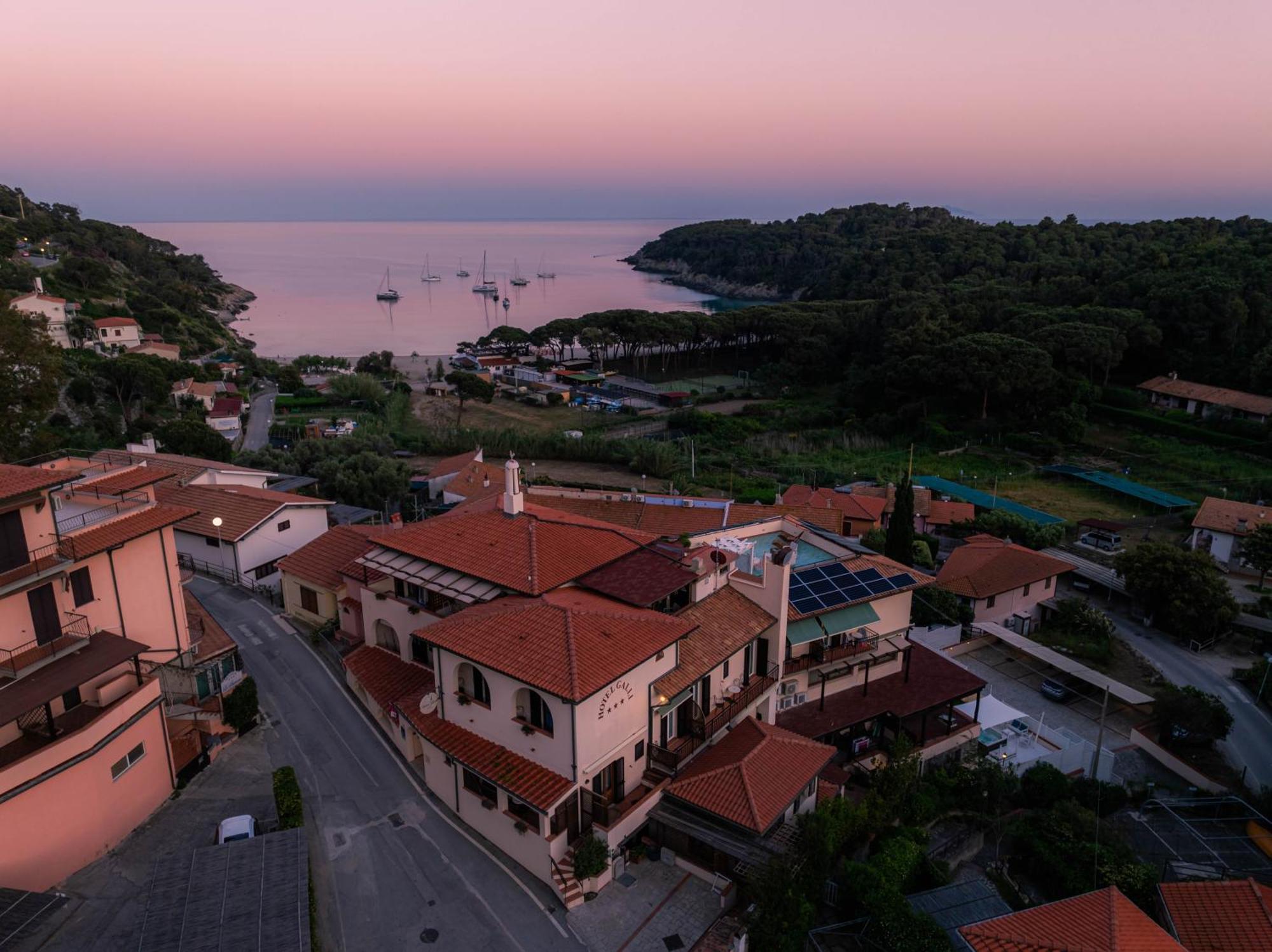 Hotel Galli - Wellness & Spa Фетовая Екстериор снимка