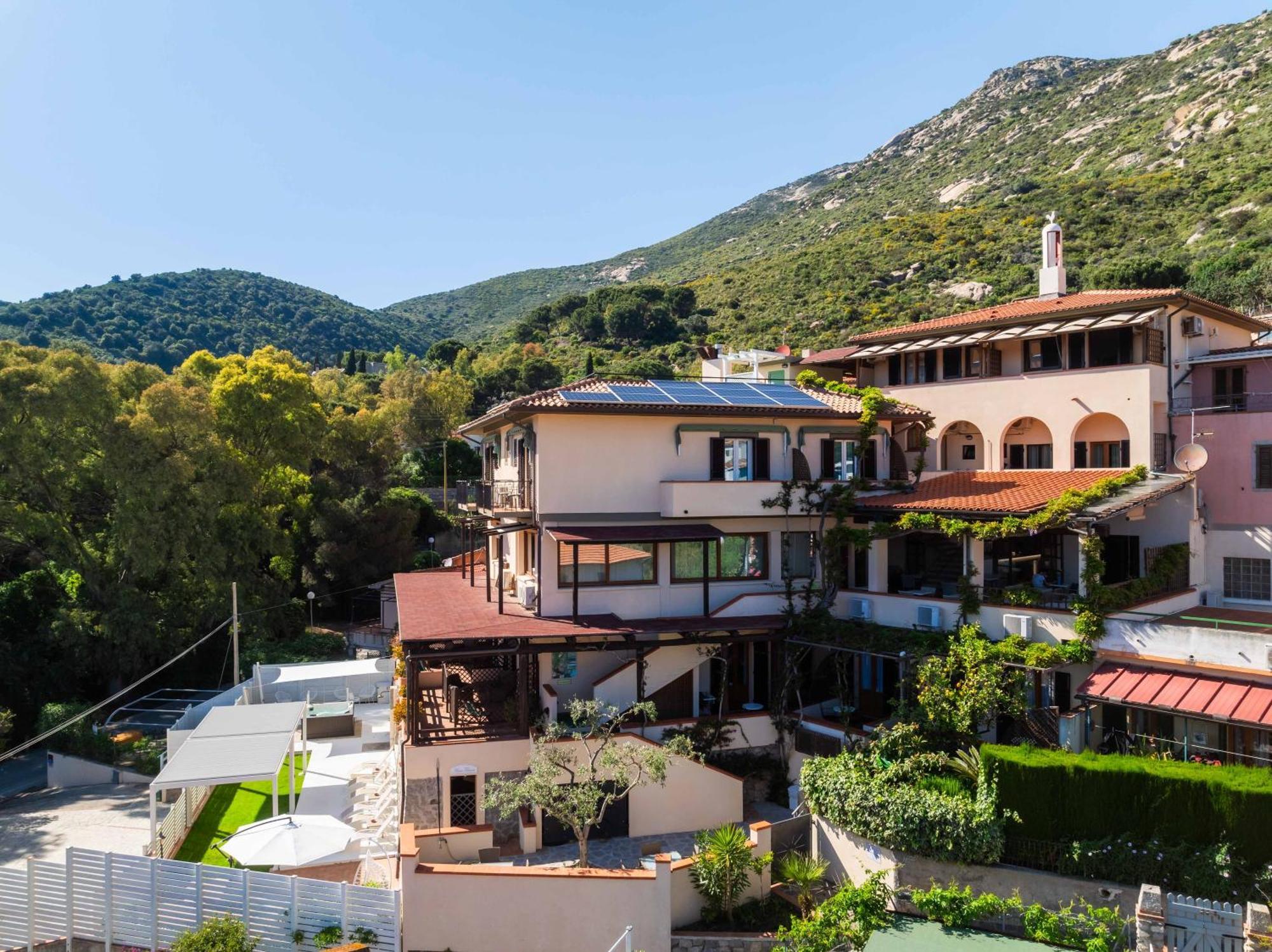 Hotel Galli - Wellness & Spa Фетовая Екстериор снимка