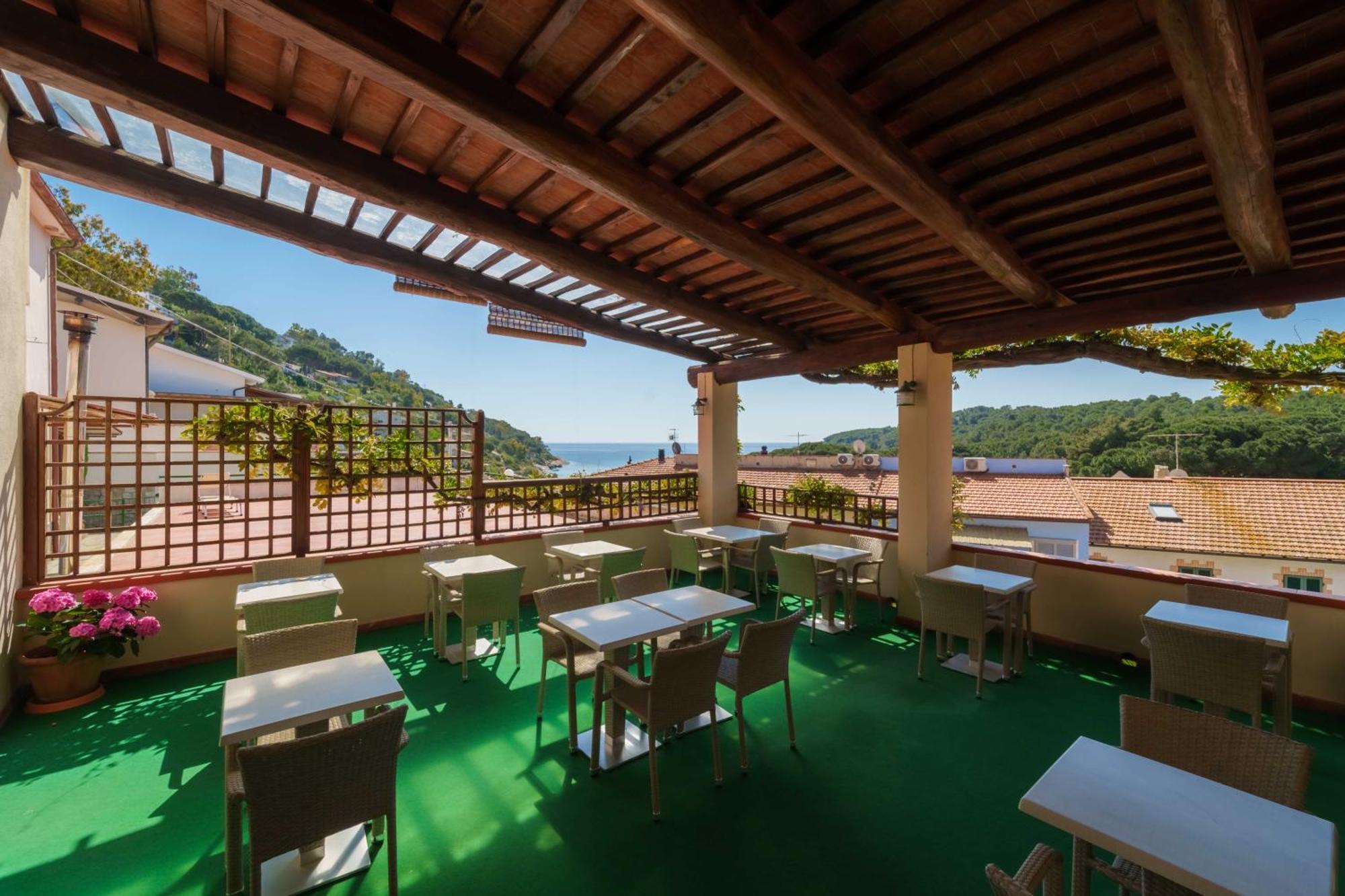 Hotel Galli - Wellness & Spa Фетовая Екстериор снимка